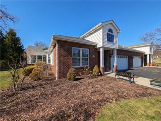 502 Independence Ct, Valencia Boro, PA 16059