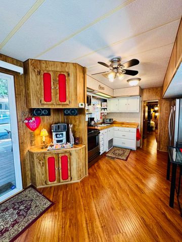 25995 Hwy 243 17, Idyllwild, CA 92549