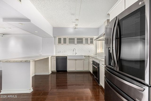 349 E THOMAS Road E407, Phoenix, AZ 85012