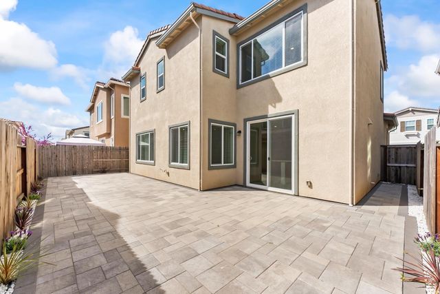 3609 Silver Pine Ln, Rocklin, CA 95677