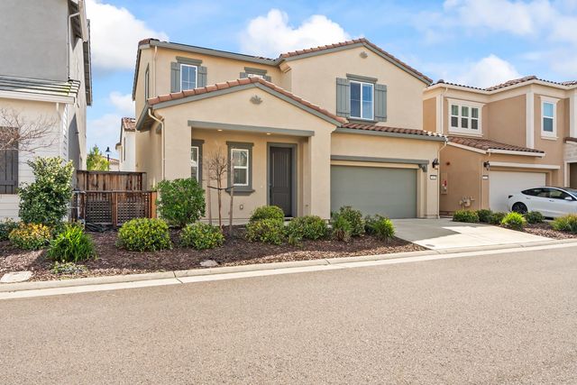 3609 Silver Pine Ln, Rocklin, CA 95677