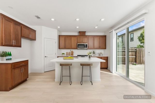 3609 Silver Pine Ln, Rocklin, CA 95677