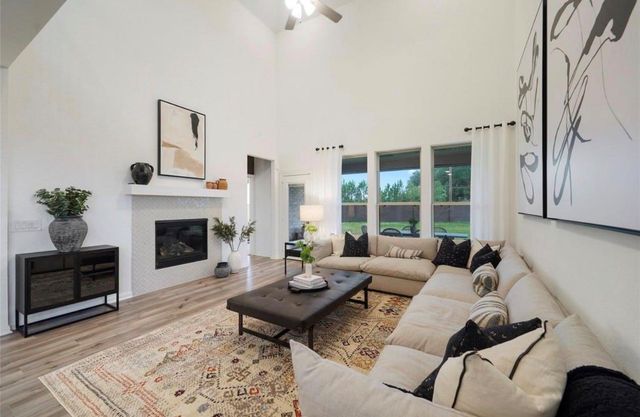 688 Amber Falls Drive, Montgomery, TX 77356