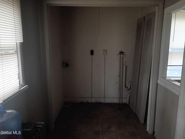 610 Livingston Avenue, Albany, NY 12206