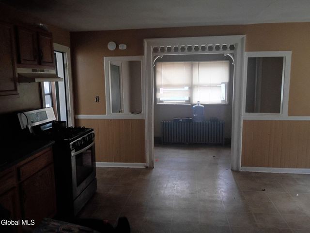 610 Livingston Avenue, Albany, NY 12206