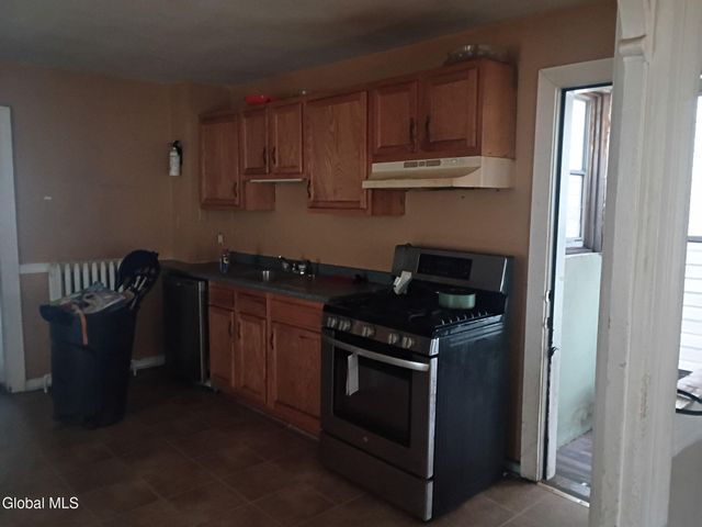 610 Livingston Avenue, Albany, NY 12206