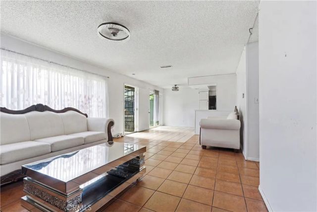 134 S Magnolia 4C, Anaheim, CA 92804