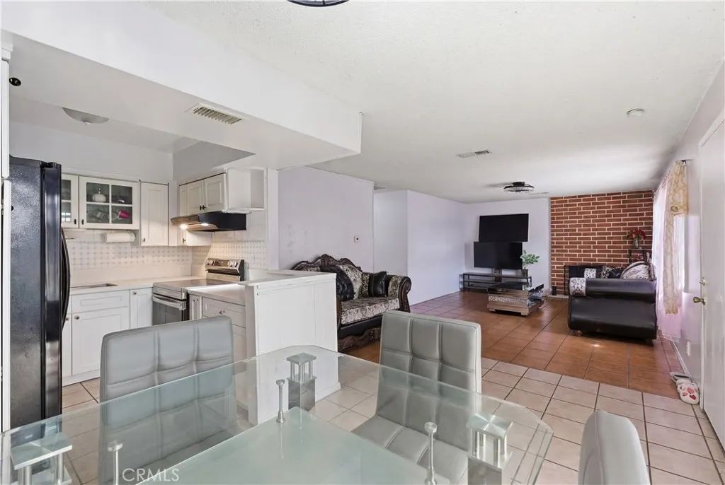134 S Magnolia 4C, Anaheim, CA 92804