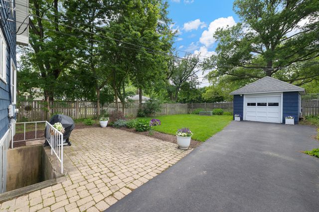 4204 Forest Avenue, Western Springs, IL 60558