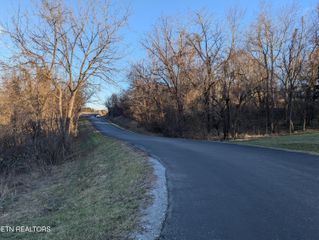 261 Ootsima Way, Loudon, TN 37774