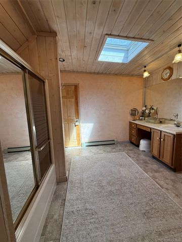 7 Francis Street, Wading River, NY 11792