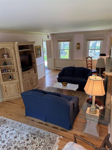 7 Francis Street, Wading River, NY 11792