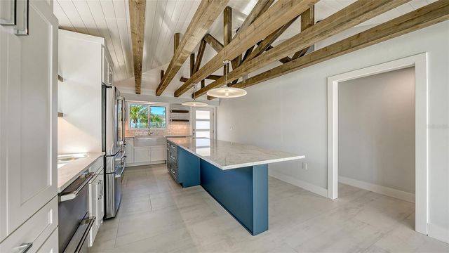 948 SPANISH DRIVE S, Longboat Key, FL 34228