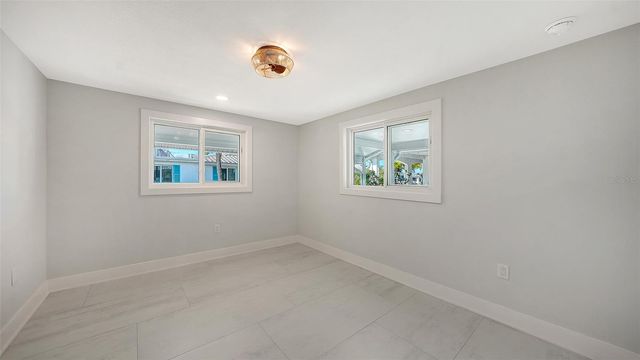 948 SPANISH DRIVE S, Longboat Key, FL 34228