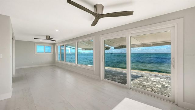 948 SPANISH DRIVE S, Longboat Key, FL 34228