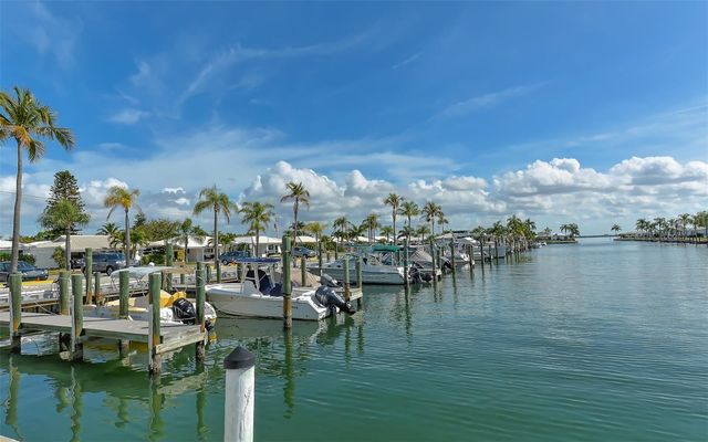 948 SPANISH DRIVE S, Longboat Key, FL 34228