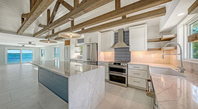 948 SPANISH DRIVE S, Longboat Key, FL 34228