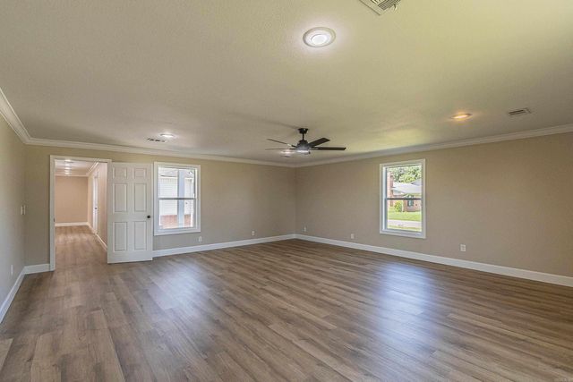 301 SE 3rd, Hoxie, AR 72433