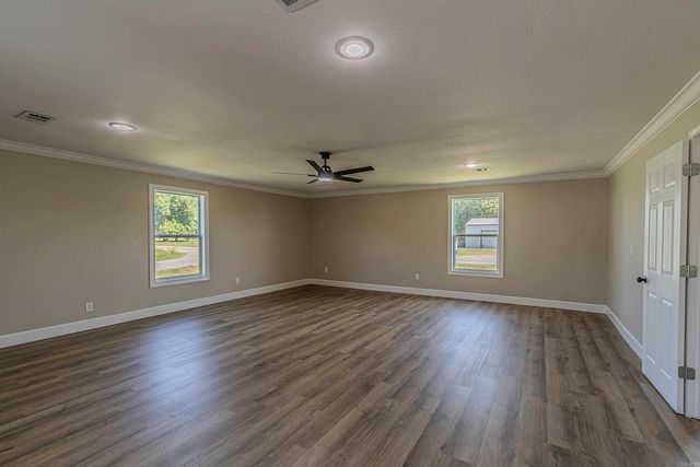 301 SE 3rd, Hoxie, AR 72433