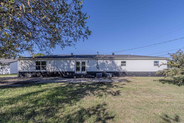 301 SE 3rd, Hoxie, AR 72433