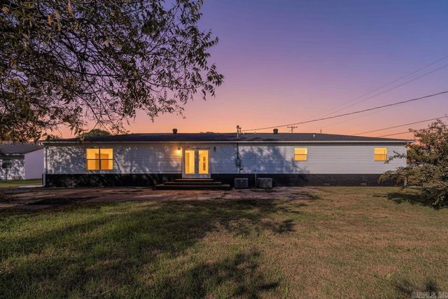 301 SE 3rd, Hoxie, AR 72433