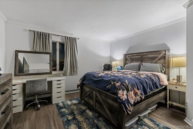 44 E End Avenue, Hicksville, NY 11801