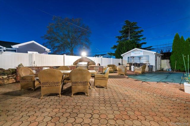 44 E End Avenue, Hicksville, NY 11801