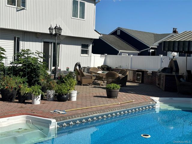 44 E End Avenue, Hicksville, NY 11801