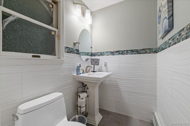 44 E End Avenue, Hicksville, NY 11801