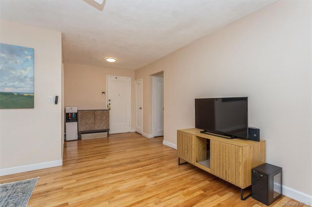 154 Martling Avenue 5-J6, Tarrytown, NY 10591