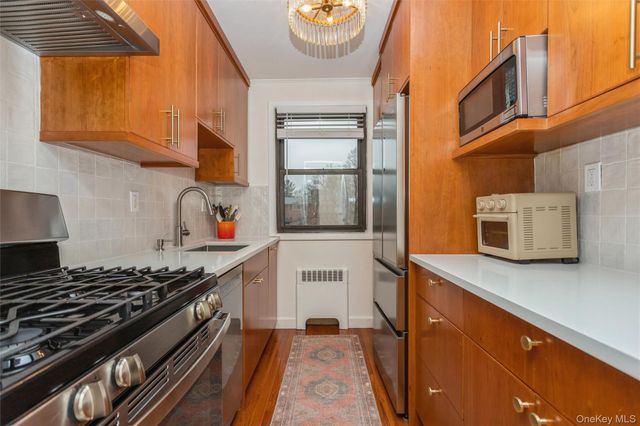 154 Martling Avenue 5-J6, Tarrytown, NY 10591