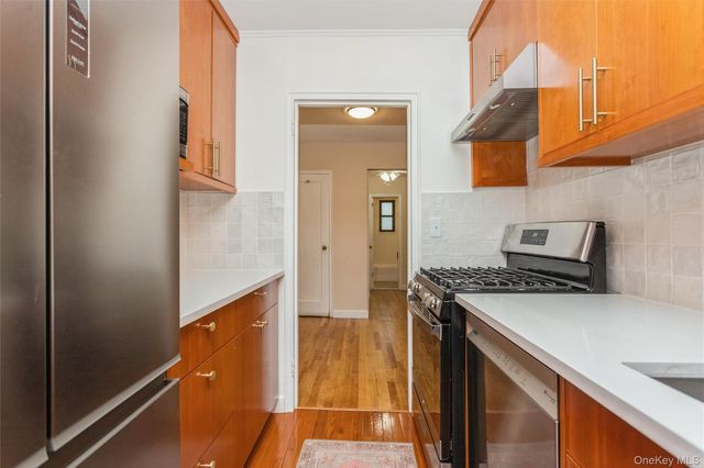 154 Martling Avenue 5-J6, Tarrytown, NY 10591