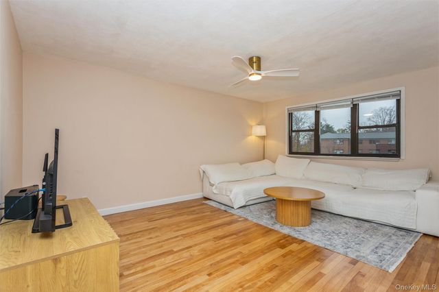 154 Martling Avenue 5-J6, Tarrytown, NY 10591