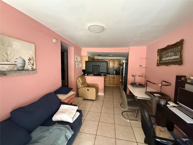 3674 SW 25th St, Miami, FL 33133