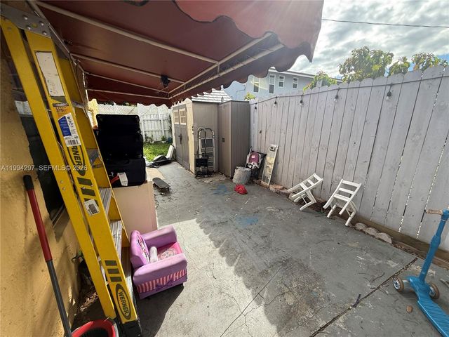 3674 SW 25th St, Miami, FL 33133