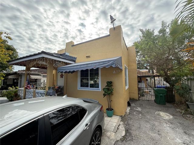 3674 SW 25th St, Miami, FL 33133
