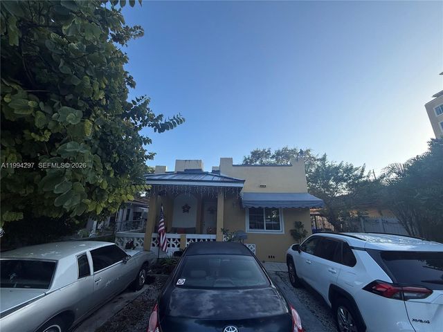 3674 SW 25th St, Miami, FL 33133
