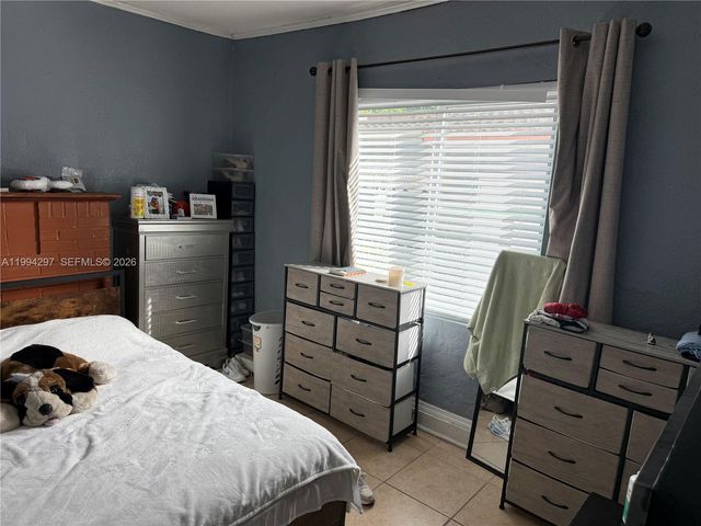 3674 SW 25th St, Miami, FL 33133