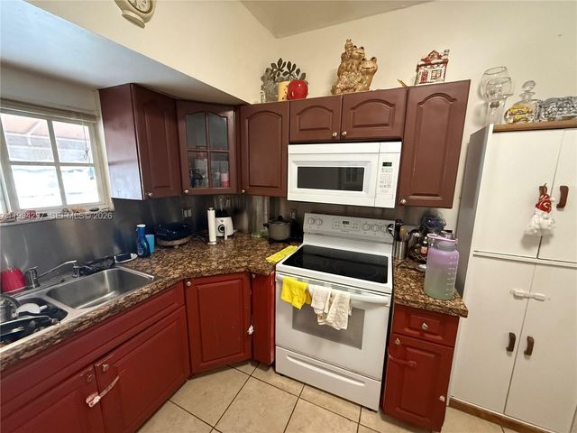 3674 SW 25th St, Miami, FL 33133