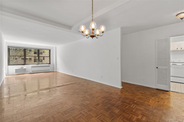 56 Doyer Avenue 2C, White Plains, NY 10605