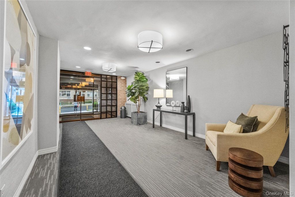 56 Doyer Avenue 2C, White Plains, NY 10605 — photo 2