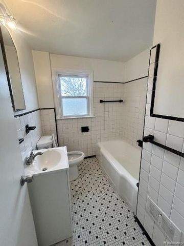 19501 Hoover Street, Detroit, MI 48205