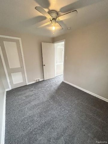 19501 Hoover Street, Detroit, MI 48205