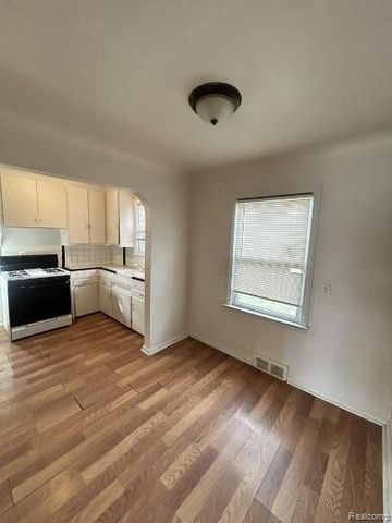 19501 Hoover Street, Detroit, MI 48205