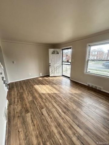 19501 Hoover Street, Detroit, MI 48205