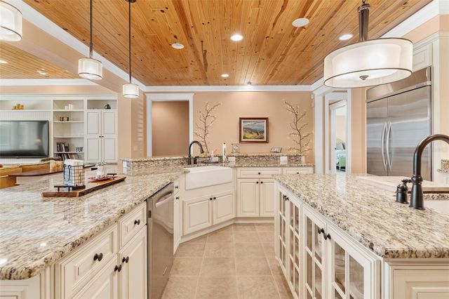 10615 NE 104TH CIRCLE, Oxford, FL 34484