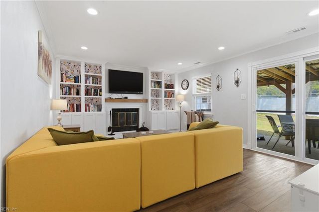 902 Copley CT, Chesapeake, VA 23320