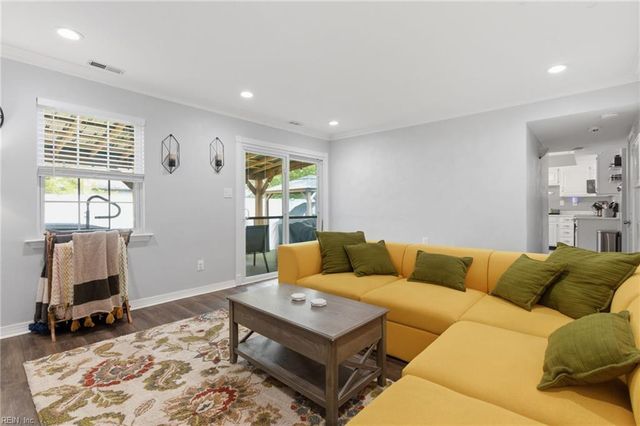 902 Copley CT, Chesapeake, VA 23320