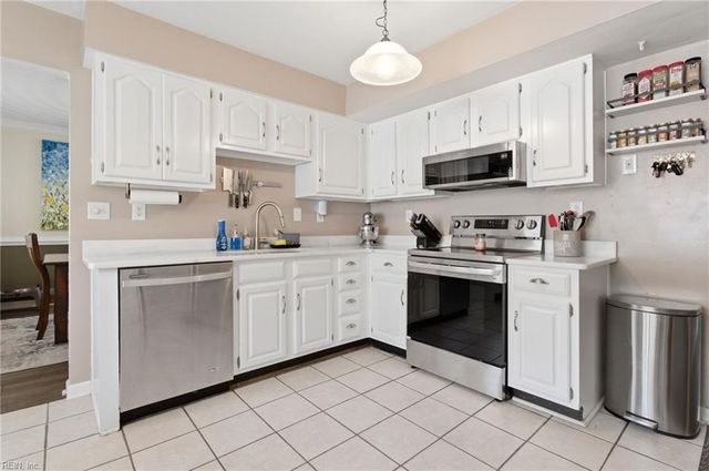 902 Copley CT, Chesapeake, VA 23320