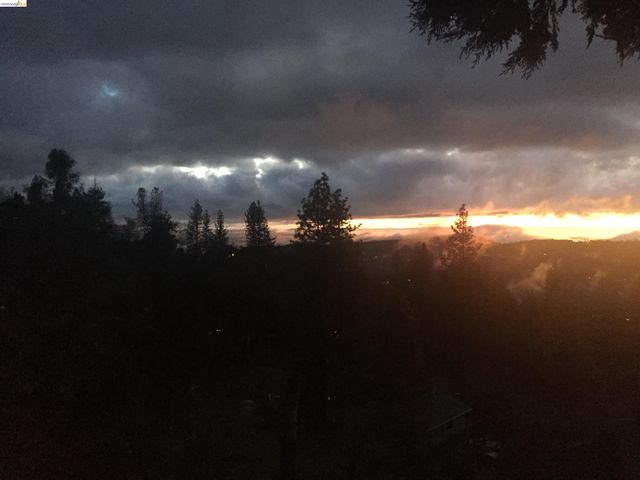 20165 Eastview Dr, Tuolumne, CA 95379